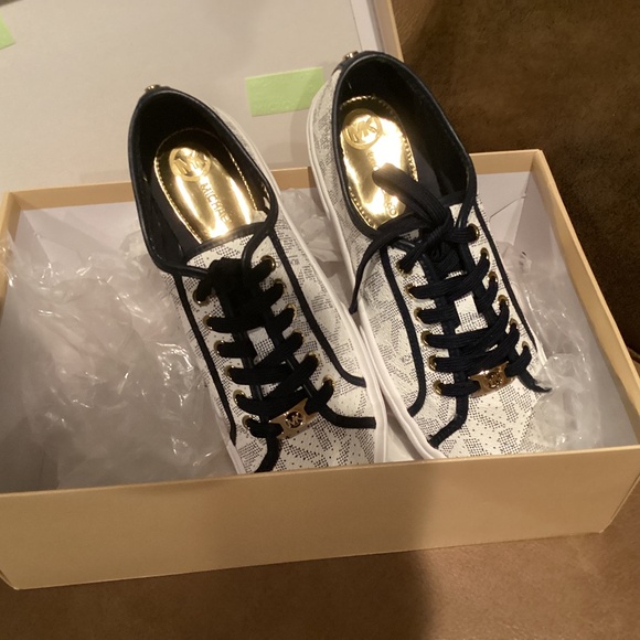 Michael Michael Kors Boerum Sneakers, Size 8M, MK Signature PVC, White/Navy NWT - Picture 3 of 6
